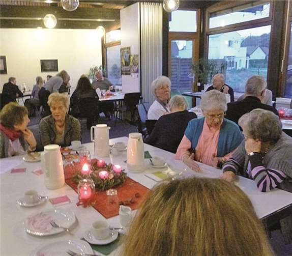 Bei einem adventlichen Kaffeenachmittag konnte man sich über die Bedeutung von fairem Handel unterhalten. privat