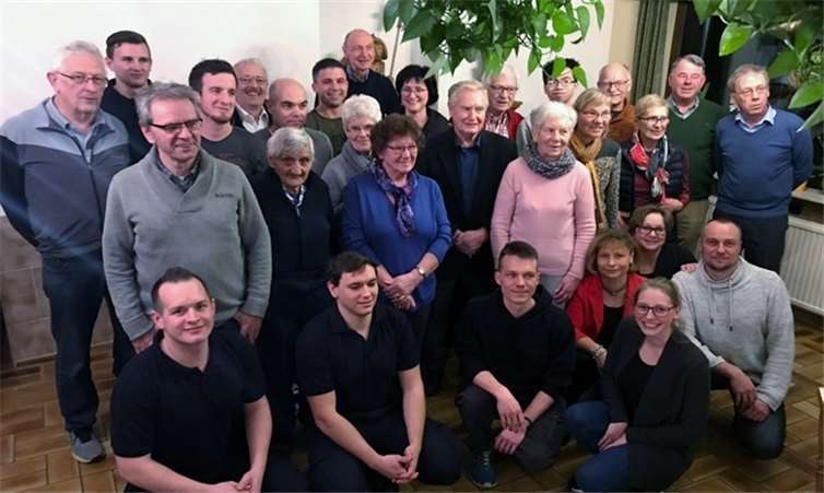 Bei einem gemütlichen Beisammensein wurde den Erwachsenen das Sportabzeichen verliehen. Foto: privat