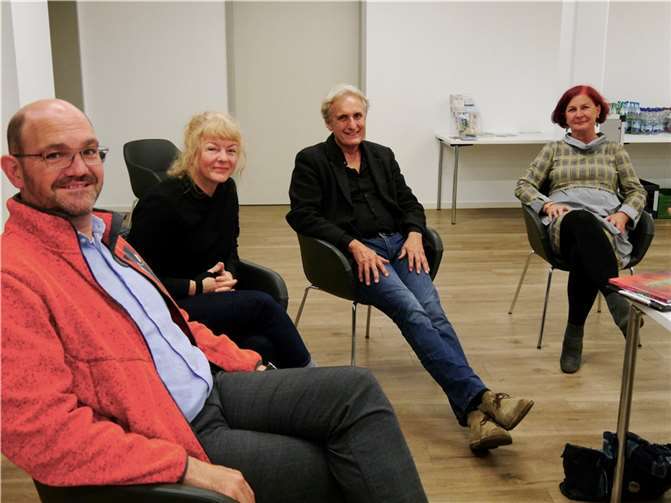 Bei einer Besprechung über die neue Trauer- und Traumakoordination (v.l.): Christian Falkenstein, Christa Kosmala, Klaus Plate, Ulrike Dobrowolny.Foto: Hospiz-Verein Rhein-Ahr