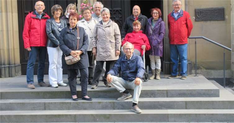 Bei einer Führung durch die Apollinaris Kirche wurde auch die Krypta mit dem Sarkophag besichtigt. W. Langer