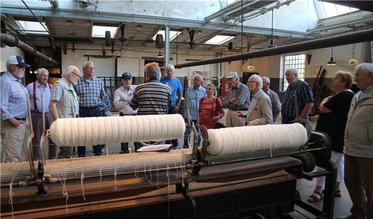 Bei einer Führung wurde über die Tuchherstellung informiert.