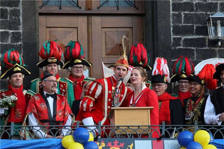 Bei einer Pressekonferenz des Komitees für den Veilchendienstagszug soll das Geheimnis der neuen Tollitäten gelüftet werden.  Fotos: privat