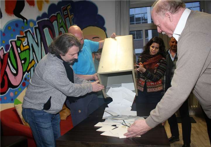 Bei erwartungsgemäß geringer Wahlbeteiligung fiel das positive Ergebnis für den einzigen Kandidaten Walter Schmitz doch sehr deutlich aus.