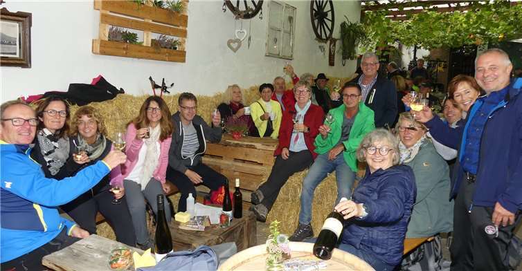 Bei exzellenten Gaumenfreuden und flotter Musikunterhaltung war weinfröhliche Stimmung angesagt.