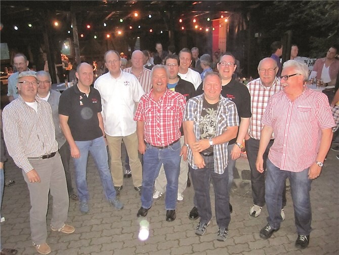 Bei frühlingshaftem Wetter waren viele Freunde und Gönner der Einladung gefolgt.privat