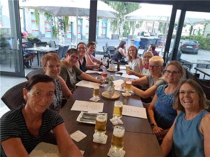 Bei gutem Essen und einigen Getränken verging die Zeit wie im Flug.