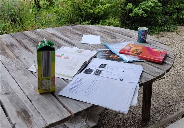 Bei gutem Wetter kann die Betreuung im Freien stattfinden. Foto: Caritasverband Rhein-Wied-Sieg e.V. Neuwied