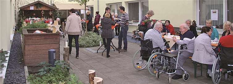 Bei gutem Wetter konnten die Senioren das Fest im Freien genießen. privat