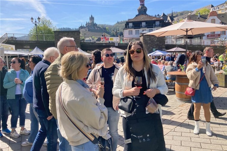 Bei herrlichem Sonnenwetter und frühlingshaften Temperaturen machte ein Bummel über den Cochemer Blütenmarkt viel Freude.