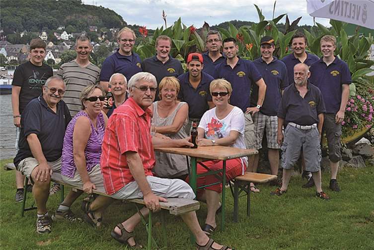 Bei hochsommerlichen Temperaturen feierten die Kripper Junggesellen das fünfte Rheinuferfest mit Bürgern und Gästen. AB