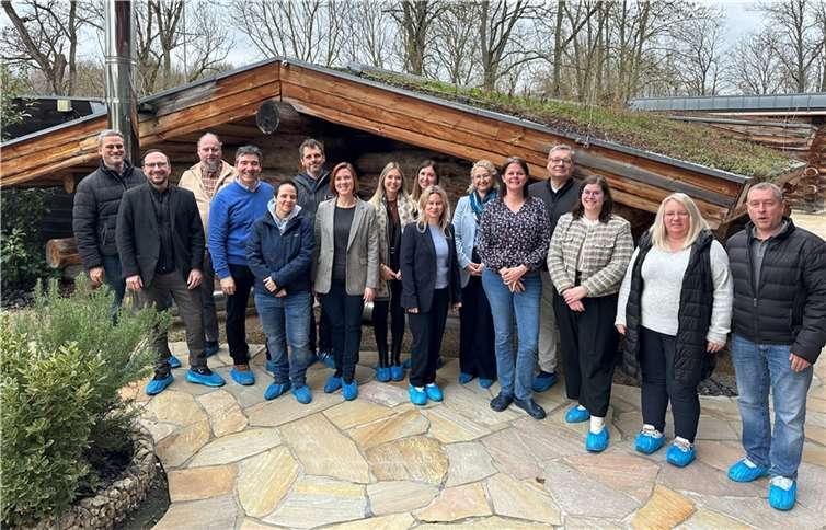 Bei ihrem vierten Netzwerktreffen brachten die stationären Kultur- und Freizeitanbieter aus Neuwied und näherer Umgebung konkrete Maßnahmen auf den Weg. Sie wollen Flyerständer bestellen, mit denen sie gegenseitig für sich werben, und einen Imagefilm produzieren lassen.  Foto: Stadtverwaltung Neuwied/Ulf Steffenfauseweh