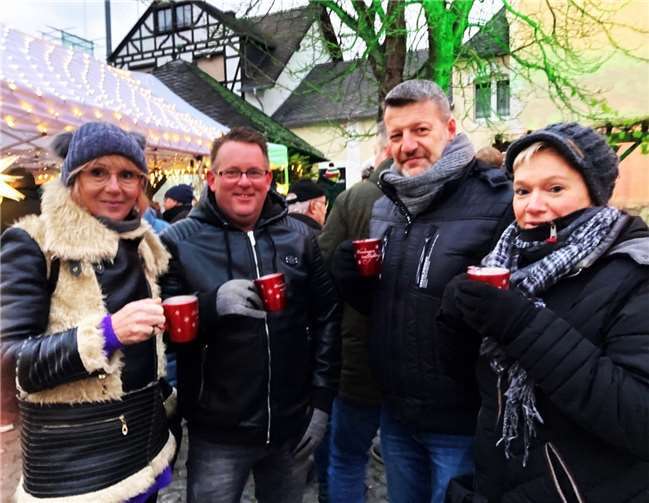 Bei knackigen Minustemperaturen sorgte unter anderem der Glühwein vom Winzer für angenehme Seelen- und Körperwärme.