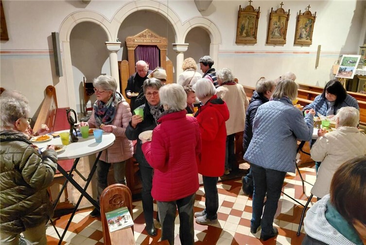 Bei landestypischen Köstlichkeiten kam man ins Gespräch.