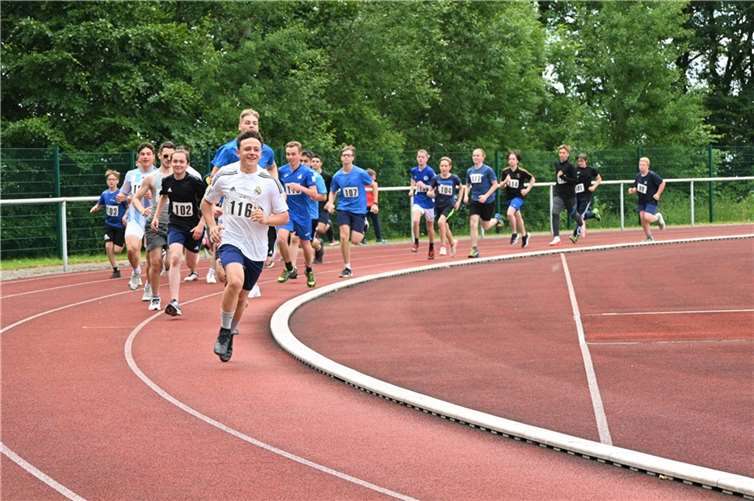 Bei optimalen äußeren Bedingungen fanden in diesem Jahr wieder die Bundesjugendspiele des Gymnasiums im Kannenbäckerland statt. Foto: privat