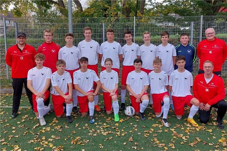 Bei schönstem Fußballwetter trat die U 15 zum Spitzenspiel beim Tabellenführer in Ippendorf an. Foto: privat