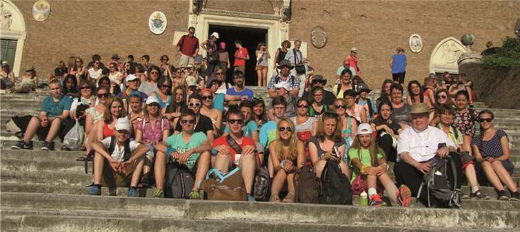 Bei sommerlich warmen Temperaturen erkundeten die Minis die italienische Hauptstadt. privat