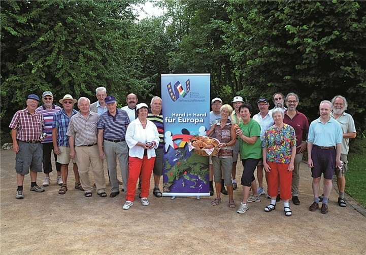 Bei sommerlichen Temperaturen war die Stimmung unter den Boule-Spielern hervorragend. privat