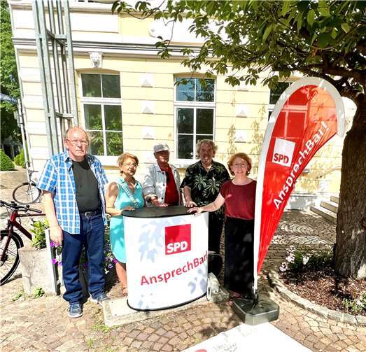 Bei sonnigem Wetter ließ es sich gut diskutieren. Quelle: SPD Remagen