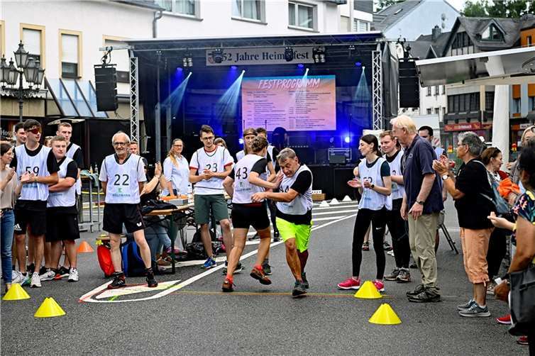 Jede Menge Programm beim Adenauer Heimatfest Bei sonnigem Wetter nahmen insgesamt 57 Athletinnen und Athleten beim 1. Adenauer Sommerbiathlon die Laufstrecke unter ihre Sohlen. Foto:BURG