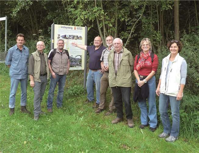 Bei sonnigem Wetter trafen sich zahlreiche Wanderfreunde der FWG Untermosel am Sportplatz in Lehmen und erwanderten den Würzlaysteig.Privat