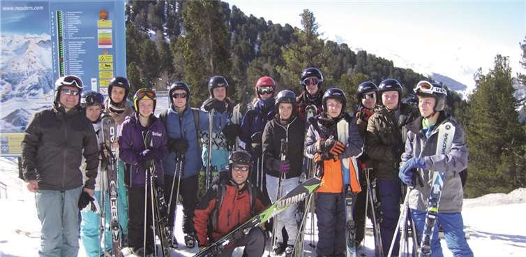 Bei strahlend blauem Himmel und zeitweise sommerlichen Temperaturen erlebten die Schülerinnen und Schüler aus den Klassenstufen neun und zehn der Realschule plus Neuwied Irlich unvergessliche Tage. privat