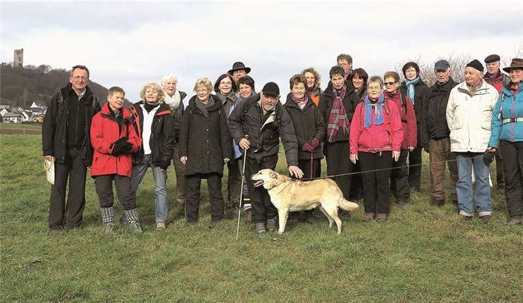 Bei strahlendem Sonnenschein erreichten die Wanderer die Burg Olbrück.privat