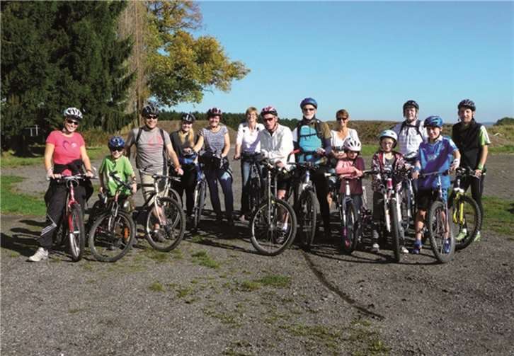 Bei strahlendem Sonnenschein trafen sich die Vereinsmitglieder zur Radtour. privat