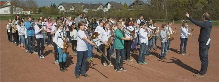 Bei strahlendem Sonnenschein wurde auf dem Mendiger Sportplatz geübt.