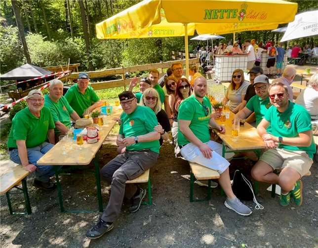 Bei strahlendem Sonnenschein wurde gefeiert.  Fotos: privat