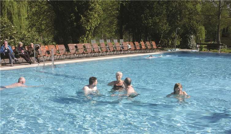 Bei tollem Frühlingswetter machte das Eröffnungsschwimmen gleich doppelt Spaß.