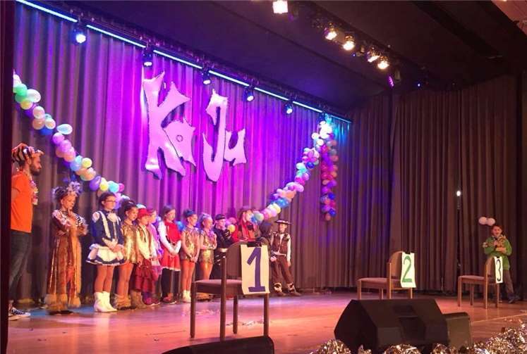 Bei tollen Darbietungen und Mitmachtänzen kam bei der Kinderkostümsitzung keine Langeweile auf.privat