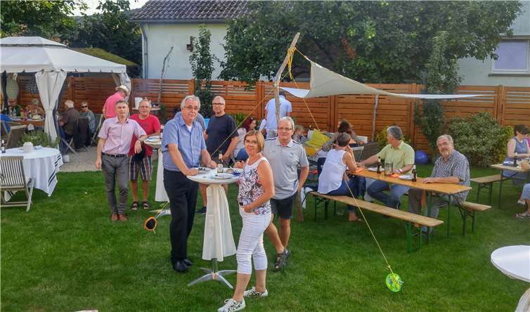 Bei tollen Temperaturen genossen die Mitglieder der FBL einen gemeinsamen Abend zusammen. Foto: privat