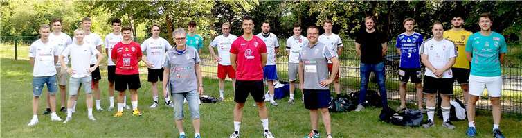 Bei tropischen Temperaturen ist die 2. Mannschaft des HV Vallendar am vergangenen Freitag in die Vorbereitung auf die kommende Verbandsliga-Saison gestartet.Foto: privat
