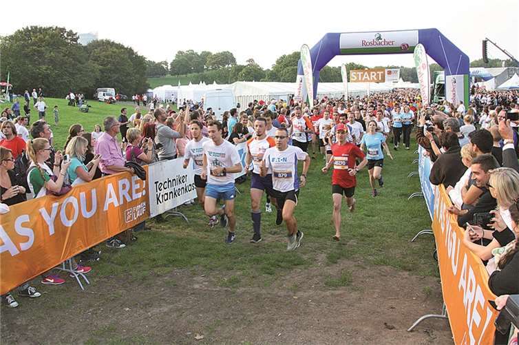 Bei über 10.000 Läufern dauerte der Startvorgang entsprechend lang.privat