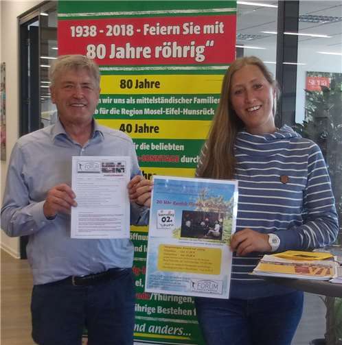 Bei vielen Veranstaltungen in der Region wird für den erweiterten Event- und Kultur-Newsletter geworben - wie hier durch Yvonne und Hans Peter Röhrig.  privat