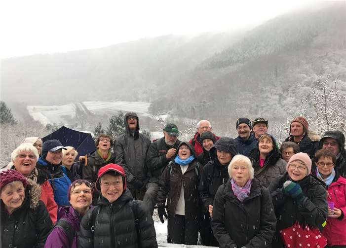 Bei winterlicher Witterung waren die Wanderer gestartet. Privat