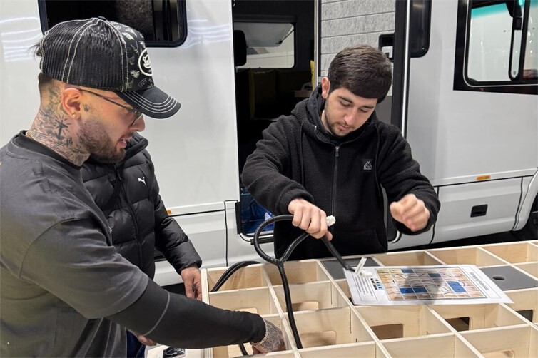 Bei zahlreichen Mitmachaktionen können Besucher verschiedene Tätigkeiten selbst ausprobieren und direkte Einblicke in die unterschiedlichen Berufsfelder gewinnen.