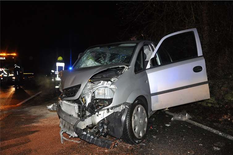 Beide Fahrer wurden schwer verletzt, sind aber außer Lebensgefahr.