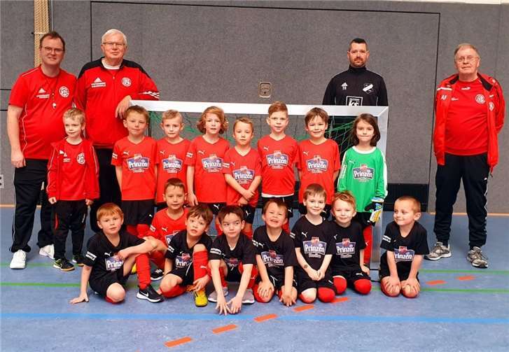 Beide Mannschaften der Gruppe Polch mit ihren Betreuern an diesem Sporttag.Foto: privat