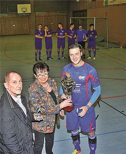 Beigeordnete Charlotte Hager nahm die Siegerehrung vor.