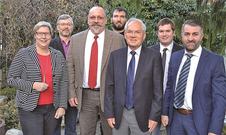 Beigeordnete Petra Kalkbrenner, Friedhelm Schmitz, Klaus Jansen, Thomas Trimborn, Robert Datzer, René Seniuk und Dimitrios Lautenschläger.Weigert