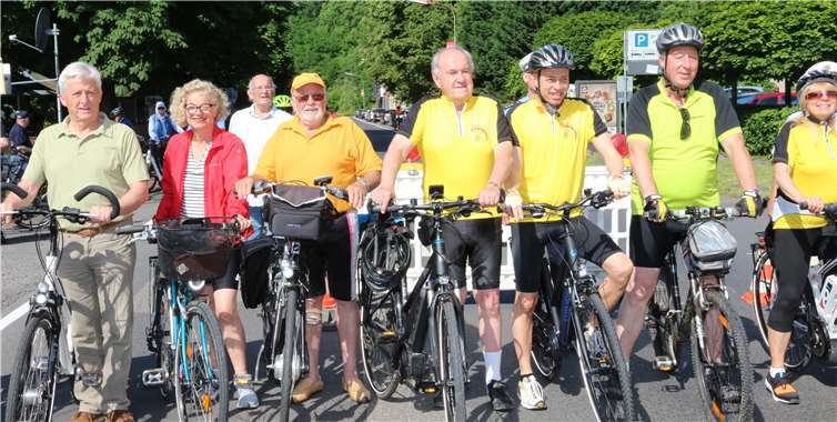 Beigeordneter Bernhard Wiemer eröffnet mit Vertretern der organisierenden Gemeinden den autofreien Sonntag 2019. Fotos: GM
