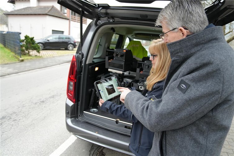 Beigeordneter Ralf Seemann zieht ein positives Zwischenfazit und unterstreicht, dass die Übernahme der Überwachung durch die Stadt Neuwied einen spürbaren Beitrag zur Verkehrssicherheit geleistet hat.Quelle: Stadt Neuwied