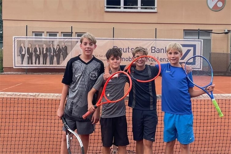 Beim 1. Mayener Junior Masters, ausgerichtet vom TV Kleeblatt im TuS Mayen e.V., präsentierten sich junge Spieler mit Schläger und Spielfreude.