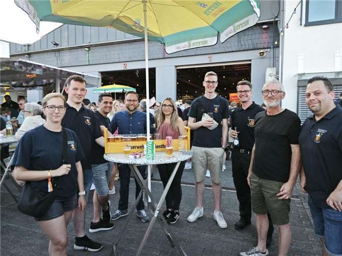 Beim 31. Lampionfest der Feuerwehr Weißenthurm wurde die Feuerwache am Stierweg zur stimmungsvollen Festmeile. Foto: privat
