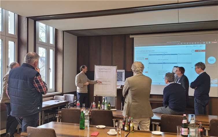 Beim 4. Wasserstoff-Strategiedialog im Bendorfer Rathaus stand die Transformation des Rheinhafens im Vordergrund.  Foto: Stadt Bendorf