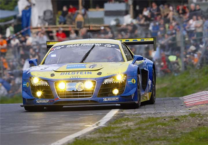 Beim ADAC Zurich 24h-Rennen herrscht eine atemberaubende Atmosphäre.