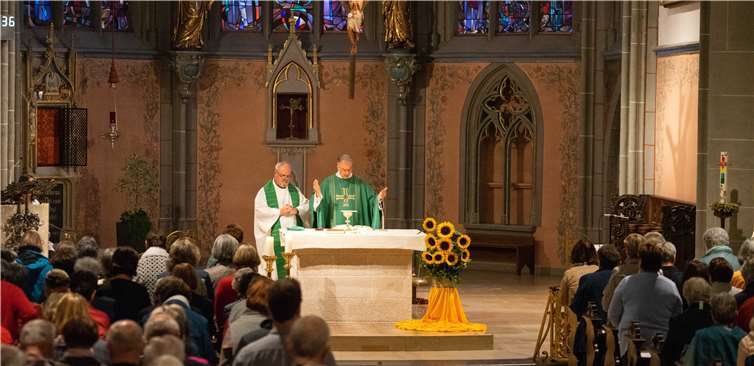 Beim Abschlussgottesdienst trafen sich alle Teilnehmer in der Kirche. Privat