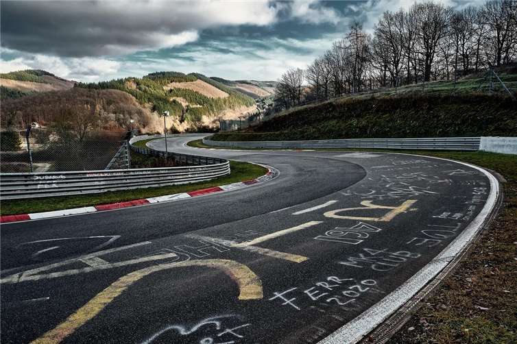 Polizei rechnet mit tausenden Besuchern am Nürburgring Beim An- und Abreiseverkehr kann es daher vermehrt zu Staubildungen kommen. Foto: pixabay.com
