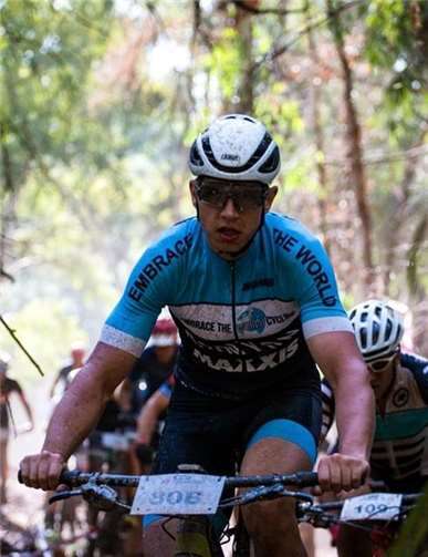 Beim „Attakwas Extreme“ hatten die Radsportler auch mit zeitweise heftigem Regen zu kämpfen.